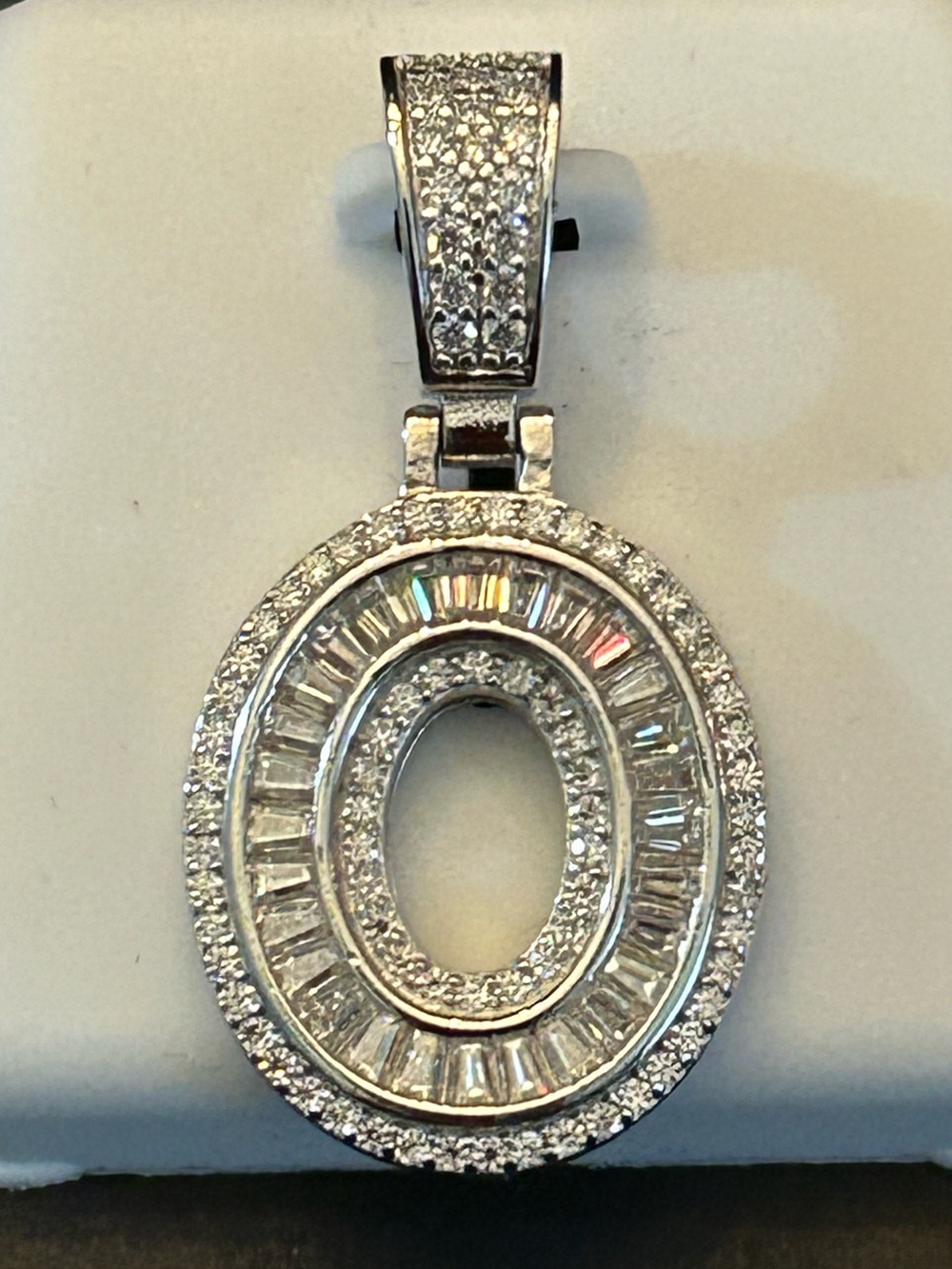 3.00CTW Icy Moissanite 💎 Initial “O” Oval Pendant set in 925 Sterling Silver